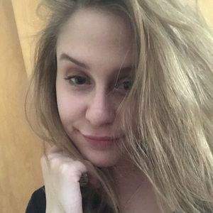 Meet your Posher, Devin